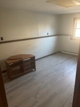 114 Grove St, Unit 2 in Athol, MA - Foto de edificio - Building Photo