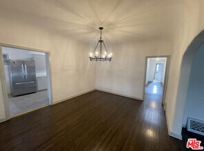 147 S Poinsettia Pl in Los Angeles, CA - Building Photo - Building Photo