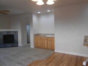 1056 NE Parkview Ct in Bend, OR - Foto de edificio - Building Photo