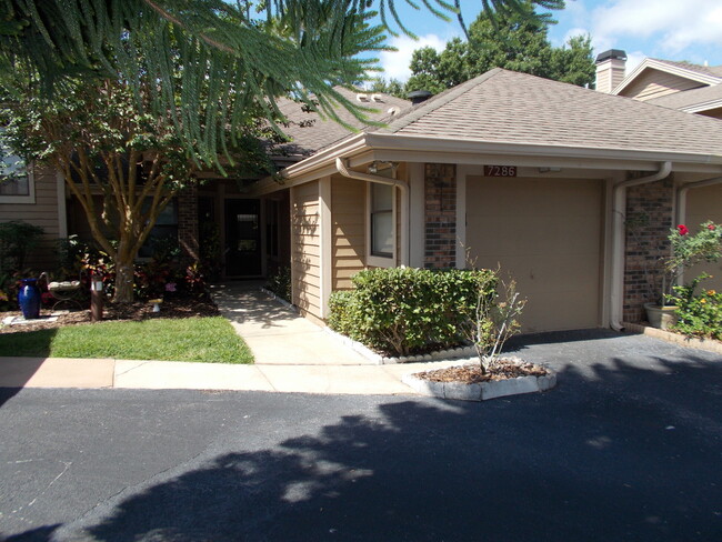 7286 Della Dr in Orlando, FL - Building Photo - Building Photo