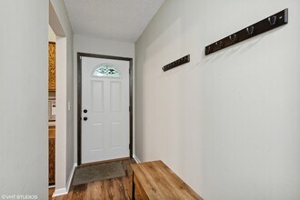 8344 69th St S in Cottage Grove, MN - Foto de edificio - Building Photo