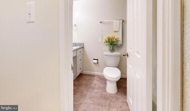 307 Yoakum Pkwy, Unit 1215 in Alexandria, VA - Building Photo - Building Photo