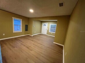 2013 Oceanview Pl in Tampa, FL - Building Photo - Building Photo
