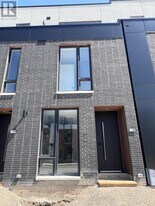 42 Everett Cmn in St Catharines, ON - Building Photo