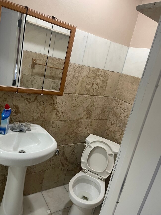 3191 NW 45th St in Miami, FL - Building Photo - Building Photo