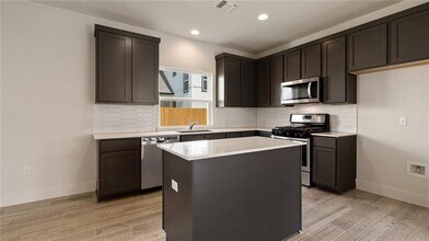 7812 Hillock Terrace in Austin, TX - Building Photo - Building Photo