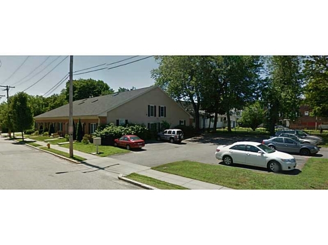 Dartmouth Place Townhouses in Pawtucket, RI - Building Photo