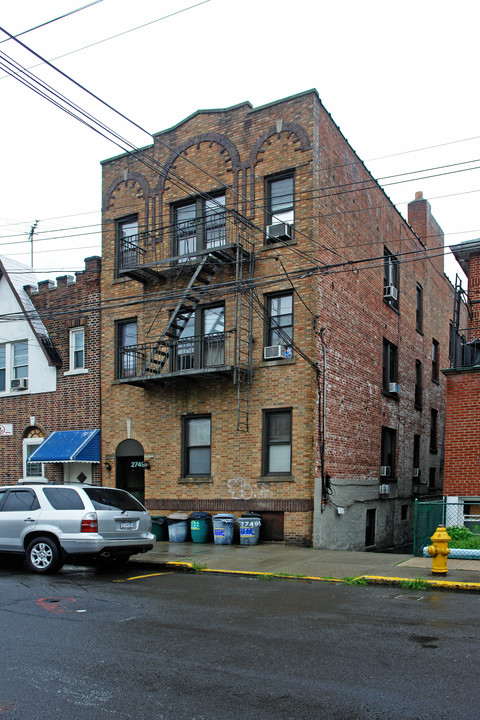 2749 Barnes Ave in Bronx, NY - Building Photo