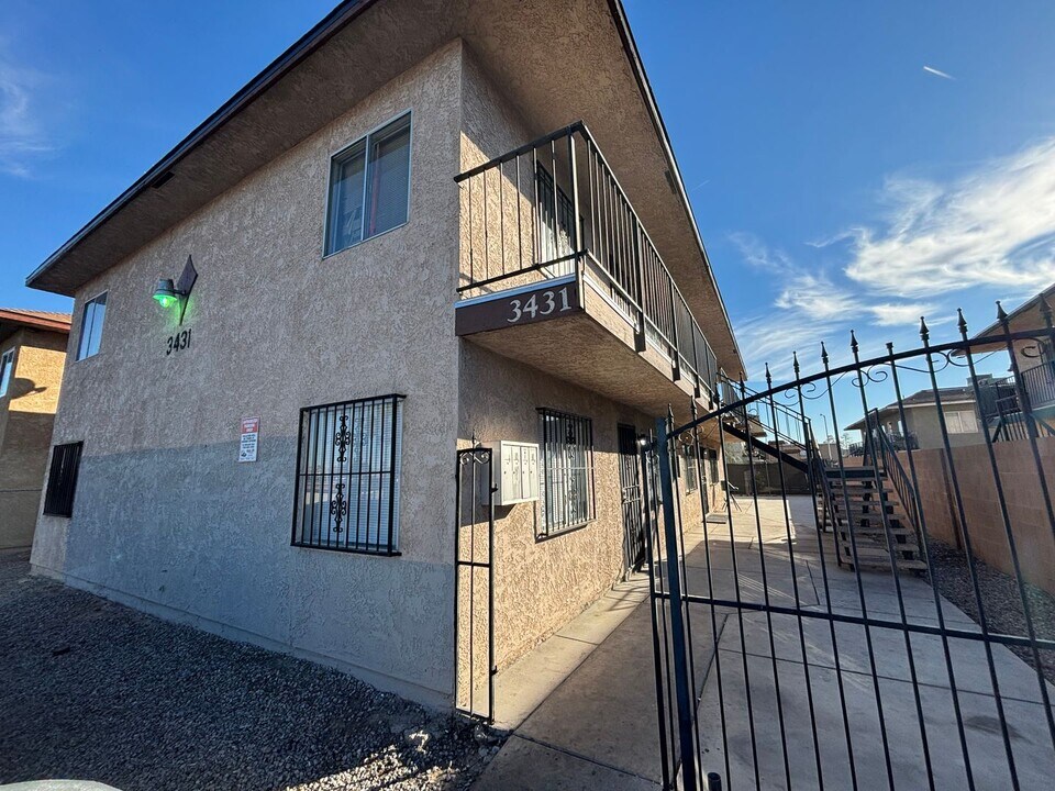 3431 E Cheyenne Ave in North Las Vegas, NV - Building Photo