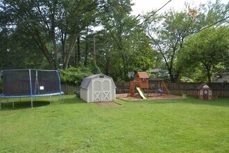 2212 E Queens Way in Bloomington, IN - Building Photo - Building Photo