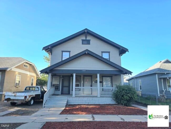 property at 1404 8th St