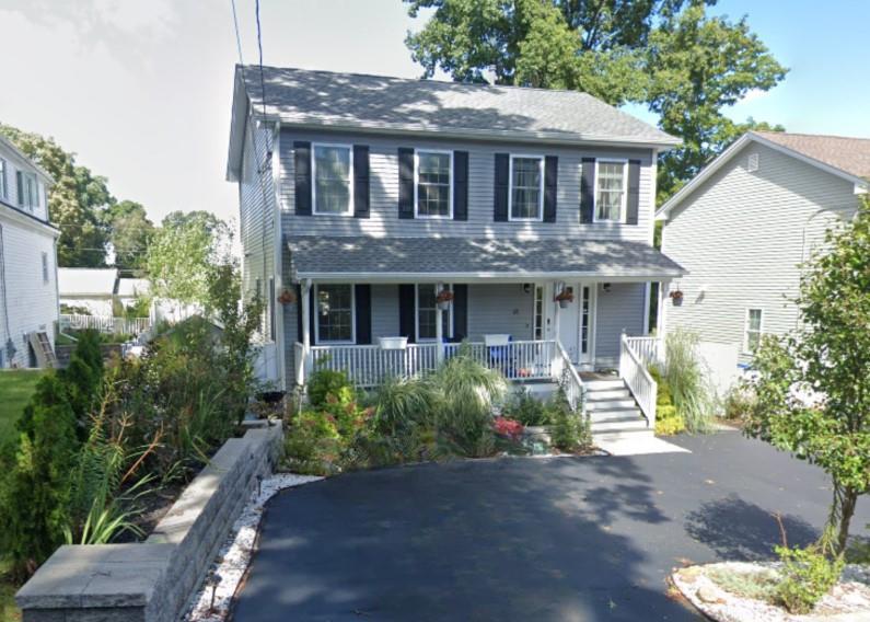 88 Phillip Ave in Cumberland, RI - Foto de edificio