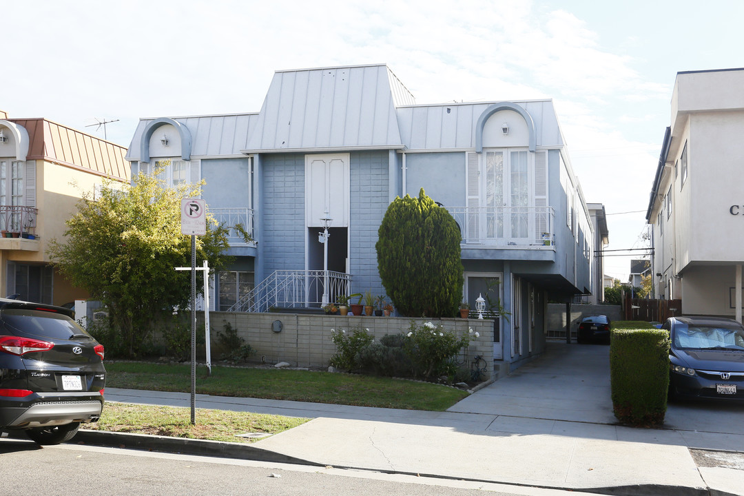 3642 Clarington Ave in Los Angeles, CA - Foto de edificio