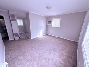 812 Douglas Dr in Thomasville, NC - Building Photo - Building Photo