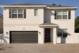 12913 SW 265th Ter in Naranja, FL - Building Photo