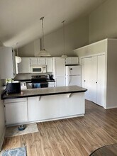 3503 Cascade Loop-Unit -B in Yakima, WA - Building Photo - Building Photo