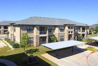 PECAN POINTE in Temple, TX - Foto de edificio - Building Photo