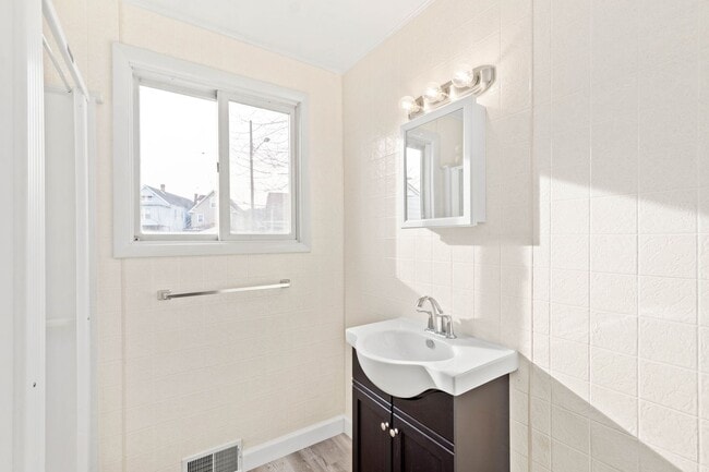 1627 Merchant St in Ambridge, PA - Building Photo - Building Photo