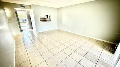 2840 Somerset Park Dr in Tampa, FL - Building Photo - Building Photo