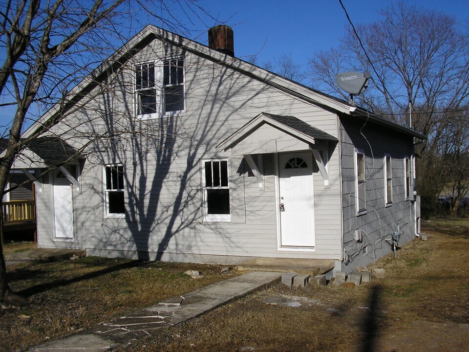 924 Boatlanding Rd in Bowling Green, KY - Building Photo