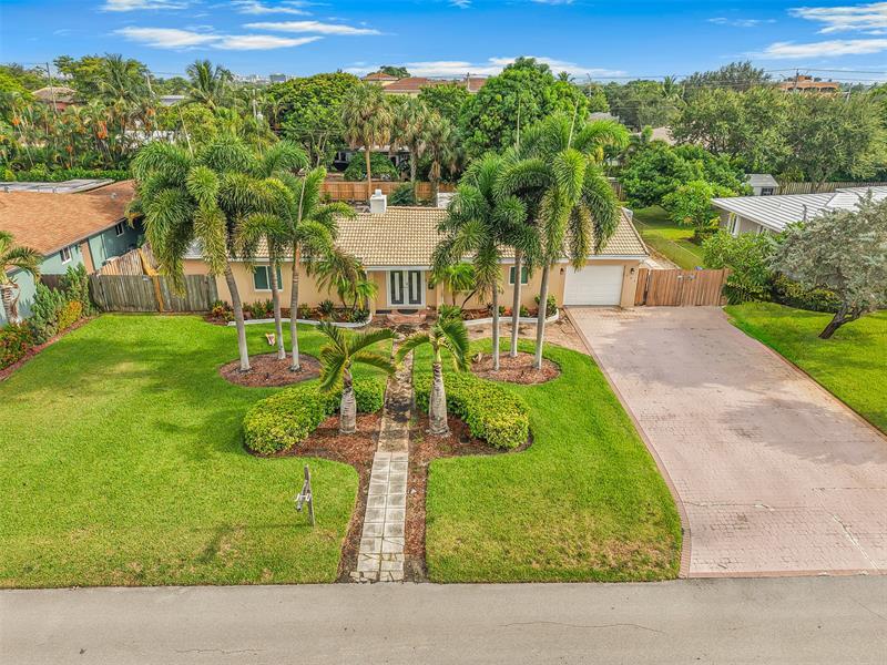 724 NE 2nd St in Pompano Beach, FL - Building Photo