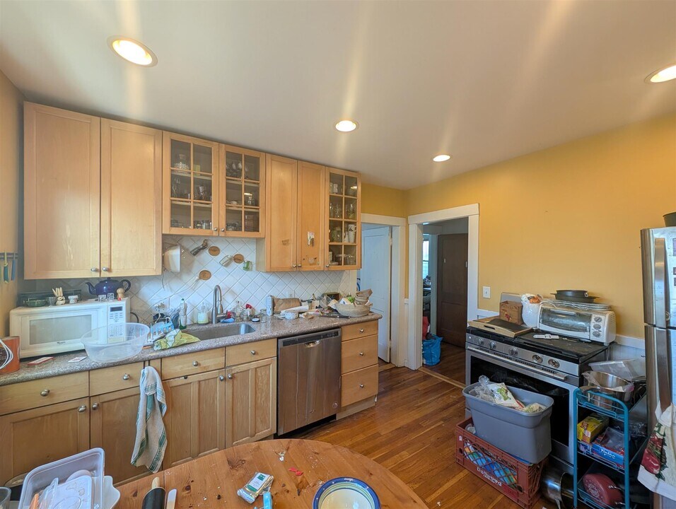 198 Walden St, Unit 2 in Cambridge, MA - Building Photo