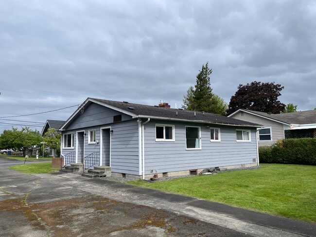 217 S Washington St in Everson, WA - Building Photo - Building Photo