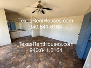 288 E Little Lease Rd in Holliday, TX - Building Photo - Building Photo