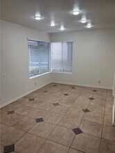 1680 Oro Vista Rd in San Diego, CA - Foto de edificio - Building Photo