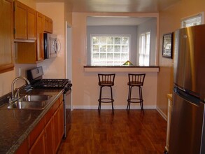 475 Center Hill Ave NW in Atlanta, GA - Building Photo - Building Photo