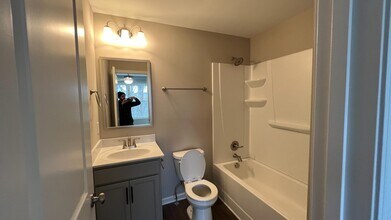 724 Commerce St in Clarksville, TN - Building Photo - Building Photo