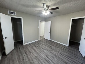 11123 Belair Dr in San Antonio, TX - Foto de edificio - Building Photo
