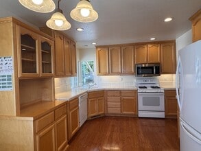 124 Success Mine Loop in Grass Valley, CA - Building Photo - Building Photo