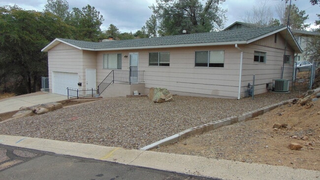property at 811 Heritage Cir