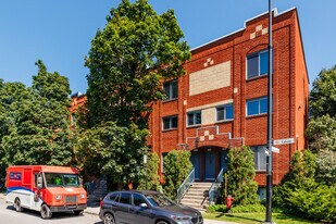 233 De Lévis Rue in Montréal, QC - Building Photo