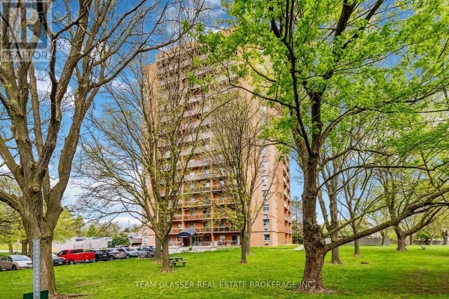 1580 Adelaide St in London, ON - Building Photo - Building Photo