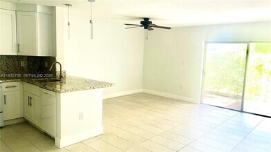 8325 SW 72nd Ave in Miami, FL - Building Photo - Building Photo