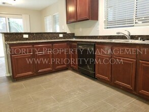 6525 Cape Petrel St in North Las Vegas, NV - Building Photo - Building Photo