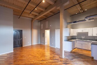 116 N 4th St in Burlington, IA - Building Photo - Building Photo