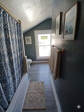 1924 Latham St in Rockford, IL - Building Photo - Building Photo