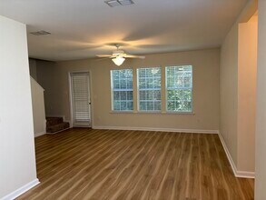 3041 Camelliawood Cir E in Tallahassee, FL - Building Photo - Building Photo