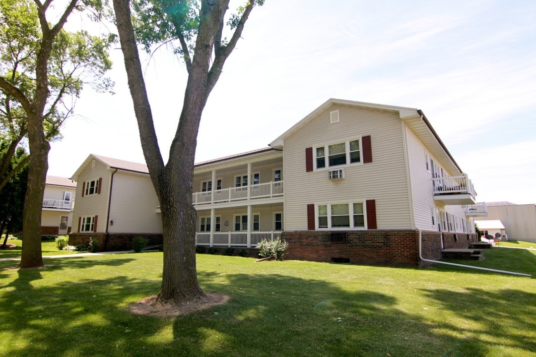 Briar Lane in Green Bay, WI - Building Photo