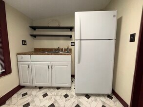 51 Front St, Unit #4 unfurnished  2 Bedroom in Saranac Lake, NY - Foto de edificio - Building Photo