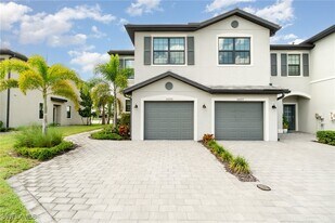 14220 Pine Lodge Ln in Ft. Myers, FL - Building Photo