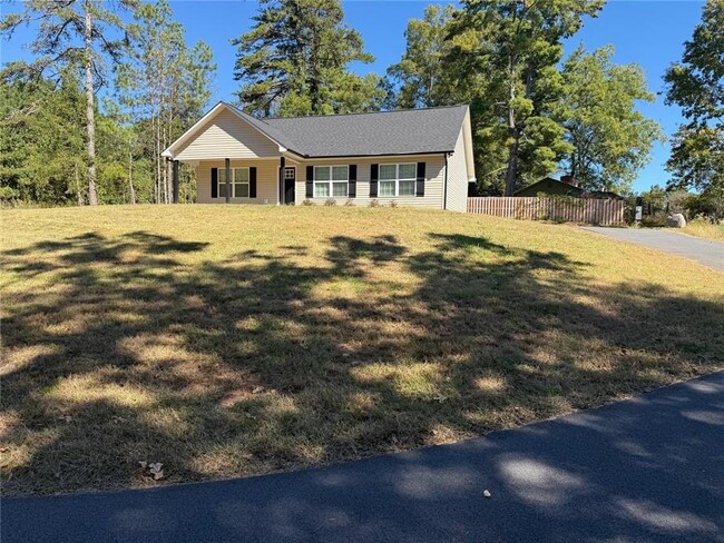 635 Ben Higgins Rd in Dahlonega, GA - Building Photo - Building Photo