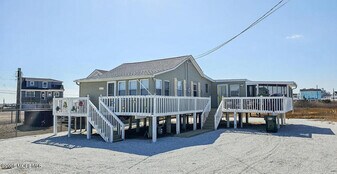 1022 S Green St in Tuckerton, NJ - Building Photo
