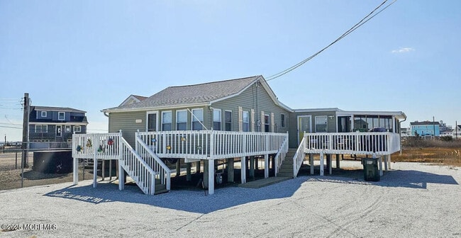 property at 1022 S Green St