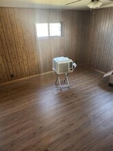 1307 N Mary St in Comanche, TX - Building Photo - Building Photo