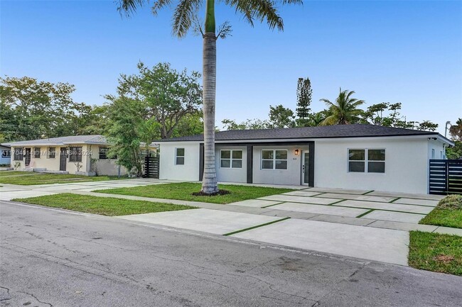 515 NE 142nd St in North Miami, FL - Building Photo - Building Photo