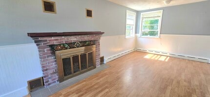 21 Meadowside Rd in Milford, CT - Building Photo - Building Photo